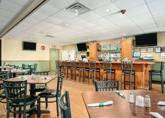 Super 8 By Wyndham Grayville