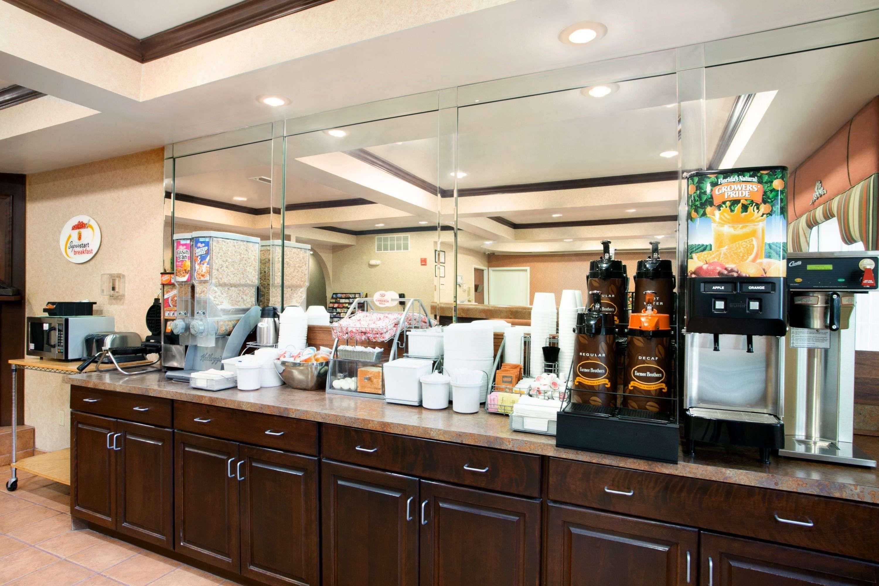 Hotel Super 8 By Wyndham Grayville